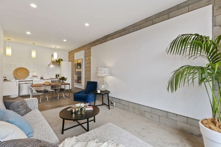 Photo of property in Mondrian Townhouses, 4/24 Hanson Street, Mount Cook, Wellington, 6021