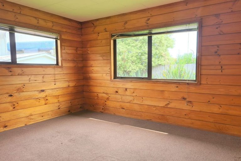 Photo of property in 25 Garelja Road, Henderson, Auckland, 0612