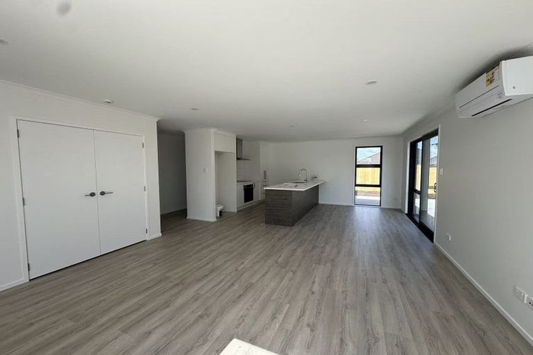 Photo of property in 10 Enchantment Lane, Karaka, Papakura, 2113