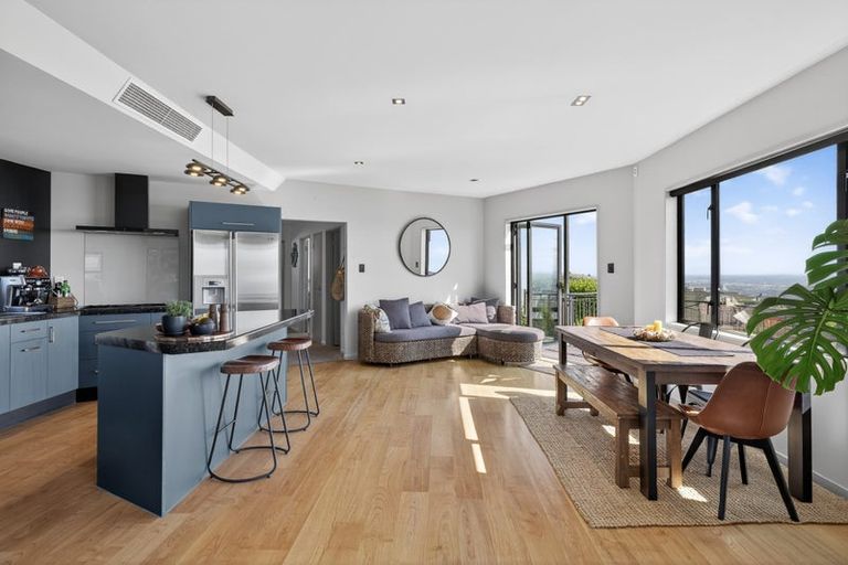Photo of property in 16 Stoneyridge Close, Mount Pleasant, Christchurch, 8081