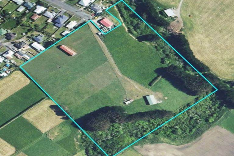 Photo of property in 69 Iredale Road, Hawera, 4610