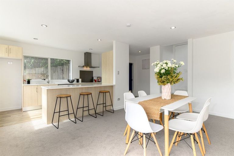 Photo of property in 28b Tamahere Drive, Glenfield, Auckland, 0629