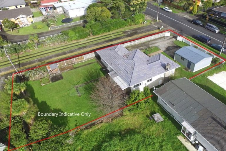 Photo of property in 57 Mcleod Road, Te Atatu South, Auckland, 0610