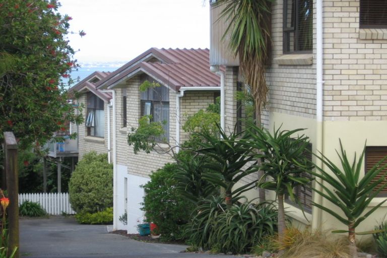 Photo of property in 1/2 Marama Street, Castor Bay, Auckland, 0620
