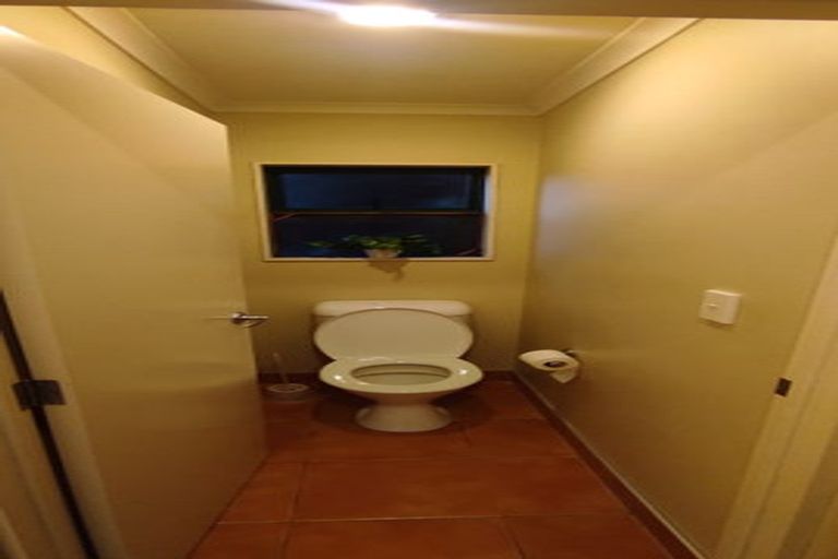 Photo of property in 40 Reid Road, New Lynn, Auckland, 0600