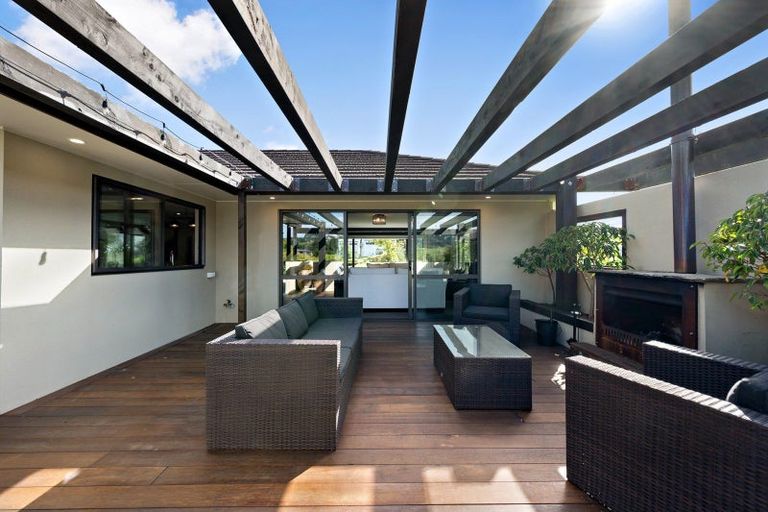 Photo of property in 91 Westchester Drive, Churton Park, Wellington, 6037
