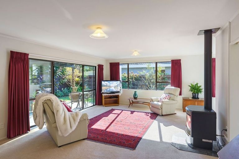 Photo of property in 37 Matai Street, Waikanae, 5036