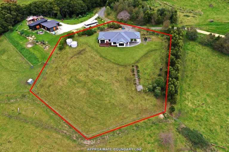 Photo of property in 1993 Waimarama Road, Waimarama, Havelock North, 4294