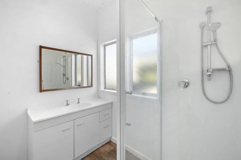 Photo of property in 3 Shortland Street, Lower Vogeltown, New Plymouth, 4310