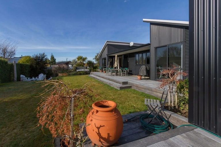Photo of property in 2 Alpha Close, Wanaka, 9305