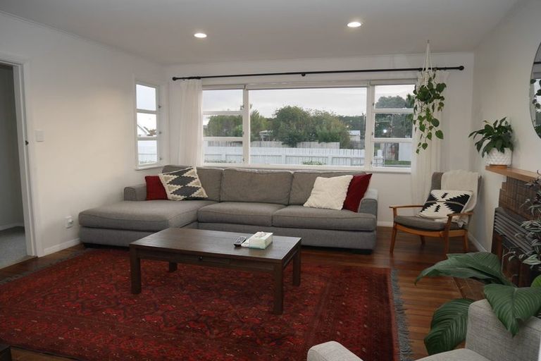 Photo of property in 21 Mazengarb Road, Paraparaumu Beach, Paraparaumu, 5032