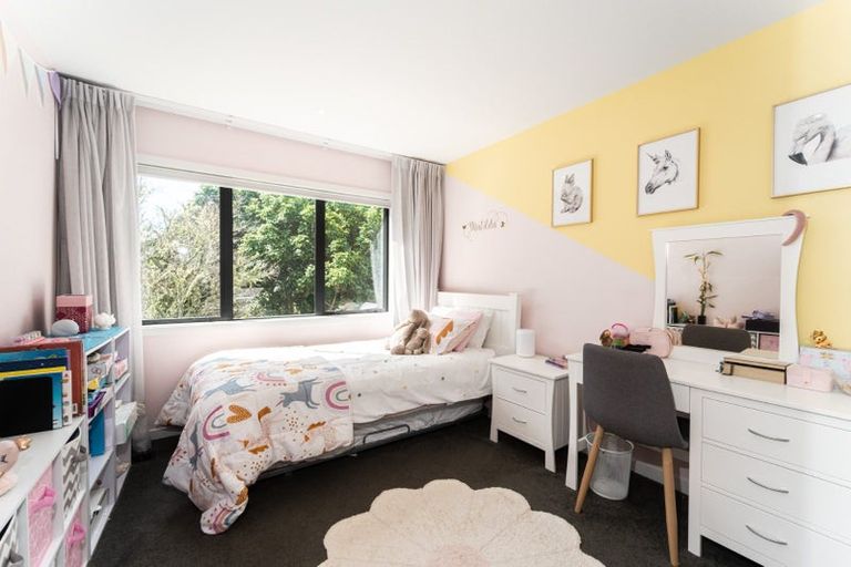Photo of property in 50 Parr Terrace, Castor Bay, Auckland, 0620
