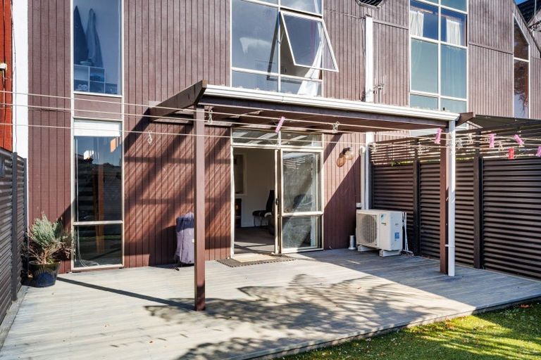 Photo of property in 2/341 College Street, West End, Palmerston North, 4410