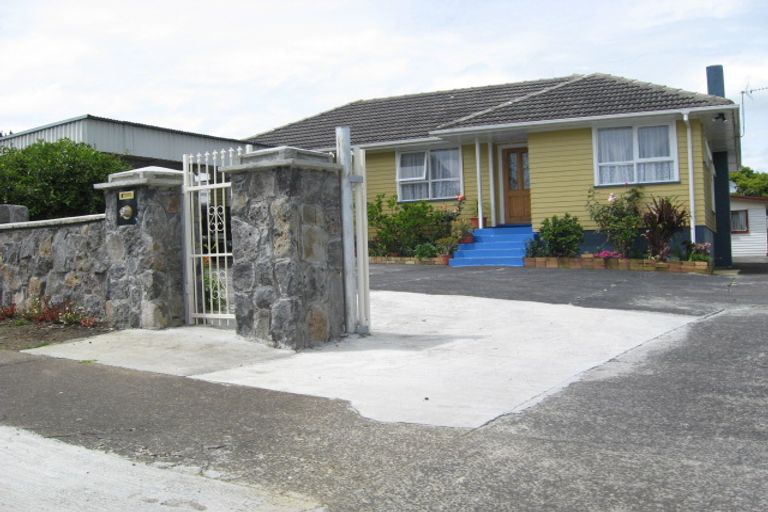 Photo of property in 17 Imrie Avenue, Mangere, Auckland, 2022