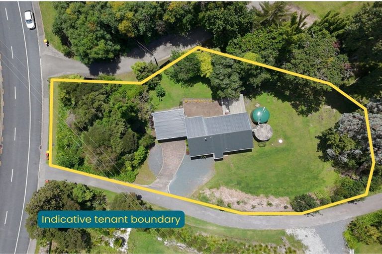 Photo of property in 8 Brick Bay Drive, Sandspit, Warkworth, 0982