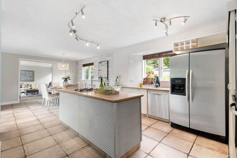 Photo of property in 88 Saddleback Rise, Murrays Bay, Auckland, 0630