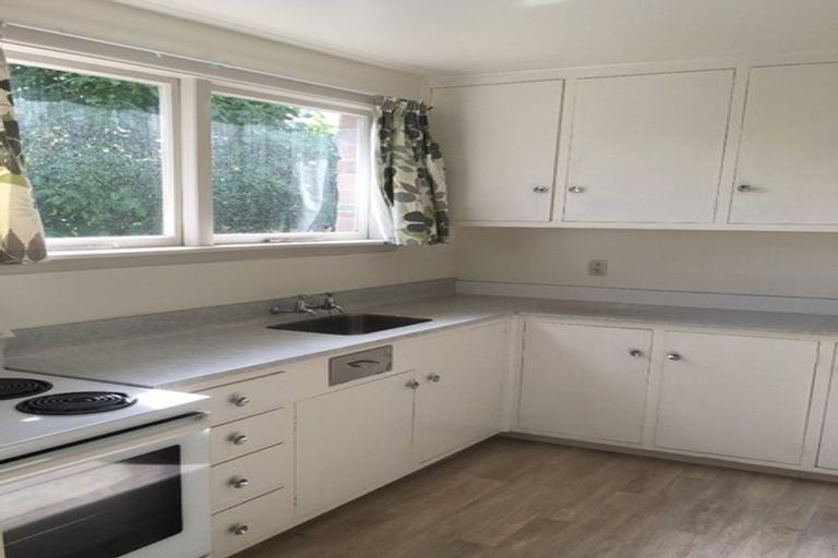 Photo of property in 2/124 Wilsons Road South, Saint Martins, Christchurch, 8022