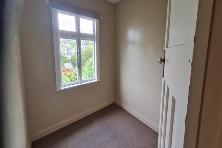 Photo of property in 18 Garden Road, Northland, Wellington, 6012