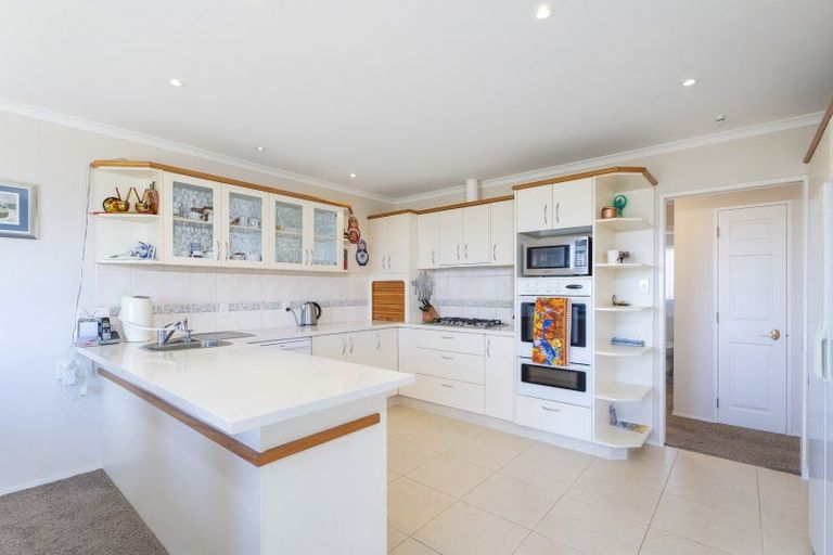 Photo of property in 8 Landel Place, Whitianga, 3510
