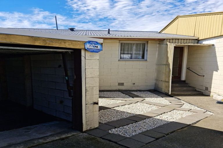 Photo of property in 2/72 Springs Road, Hornby, Christchurch, 8042