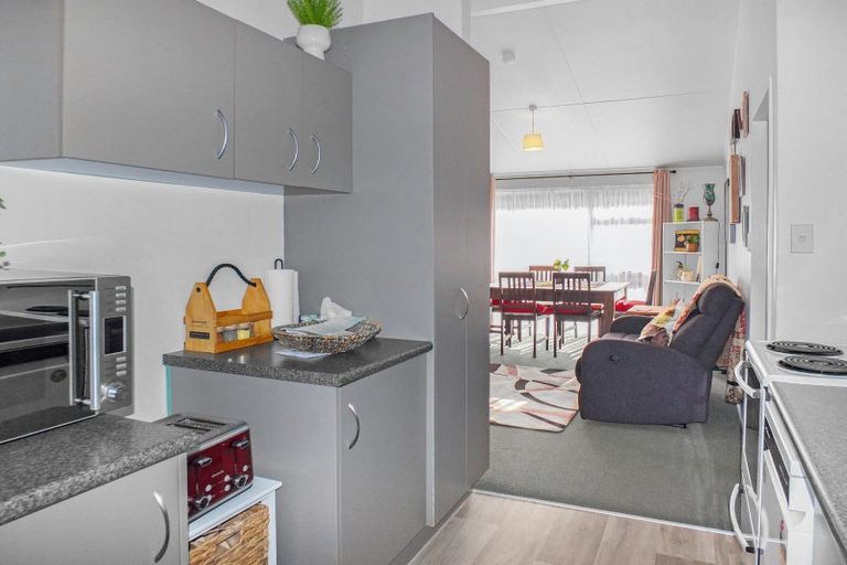Photo of property in 33a Avenue Road, Foxton, 4814