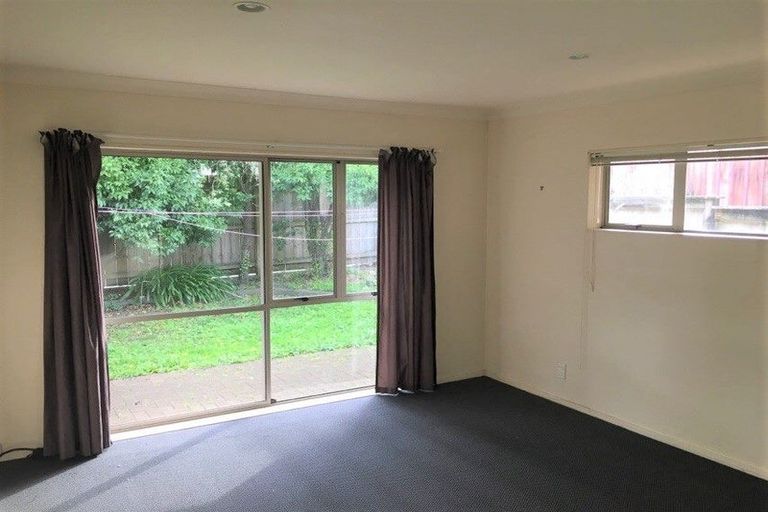 Photo of property in 2/16 Miller Road, Mangere Bridge, Auckland, 2022
