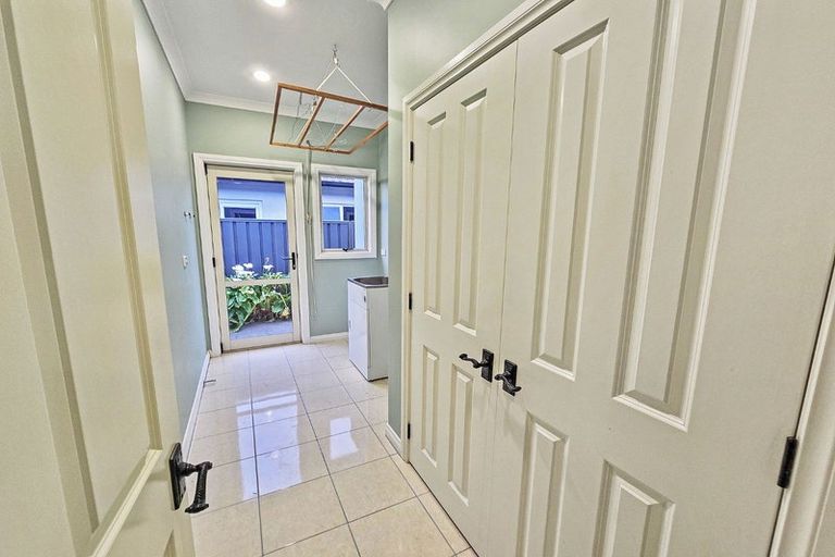 Photo of property in 16 Palliser Place, Poraiti, Napier, 4112