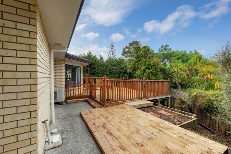 Photo of property in 24a Fruitvale Road, New Lynn, Auckland, 0600