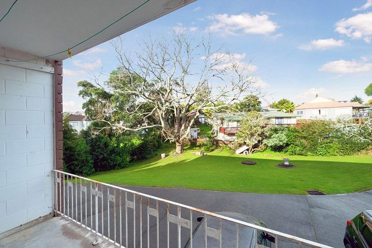 Photo of property in 2/26 Kohekohe Street, New Lynn, Auckland, 0600