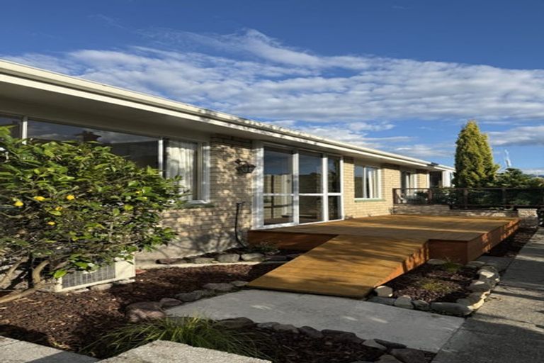 Photo of property in 2 Browns Avenue, Waimate, 7924
