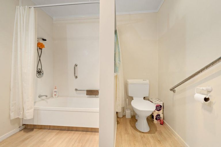 Photo of property in 15a Canning Street, Gore, 9710