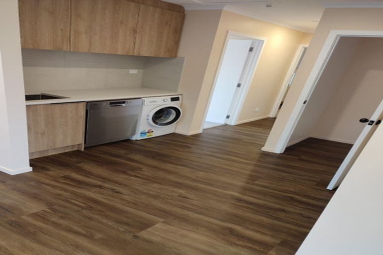 Photo of property in 111b Colwill Road, Massey, Auckland, 0614