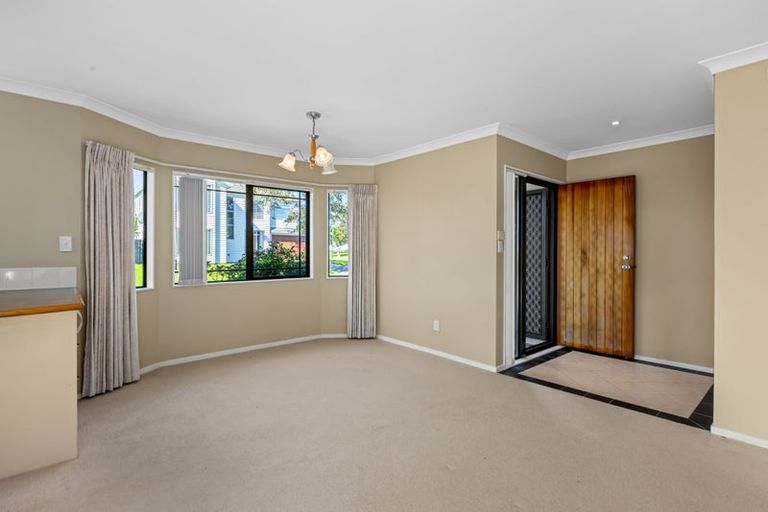 Photo of property in 43 Riverstone Road, Te Atatu Peninsula, Auckland, 0610