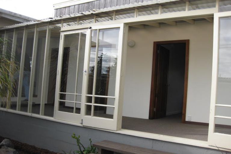 Photo of property in 1289a Whangaparaoa Road, Army Bay, Whangaparaoa, 0930