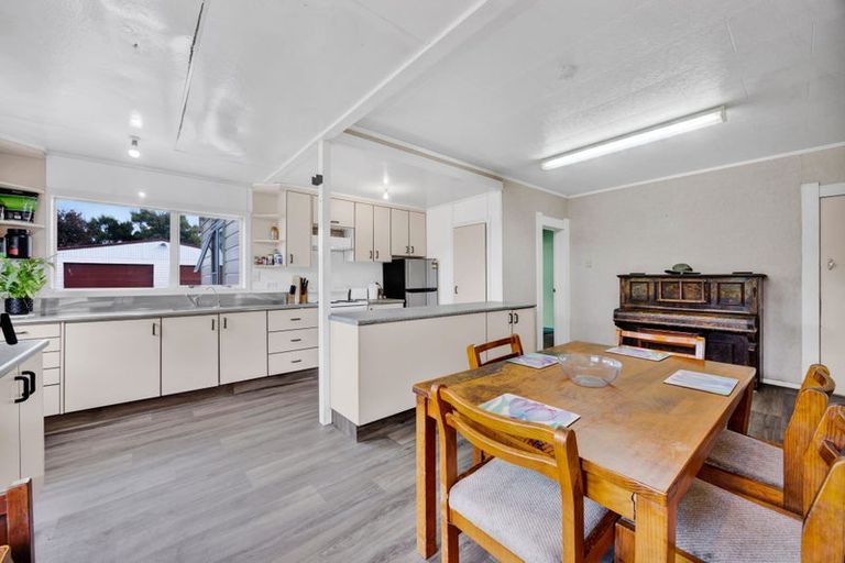 Photo of property in 25 Galt Street, Hawera, 4610
