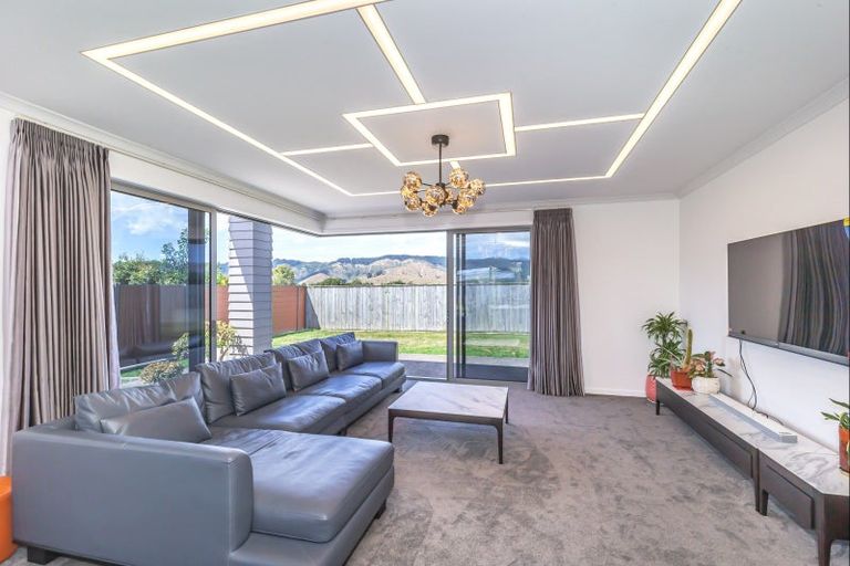 Photo of property in 18 Phoenix Palms Grove, Levin, 5510