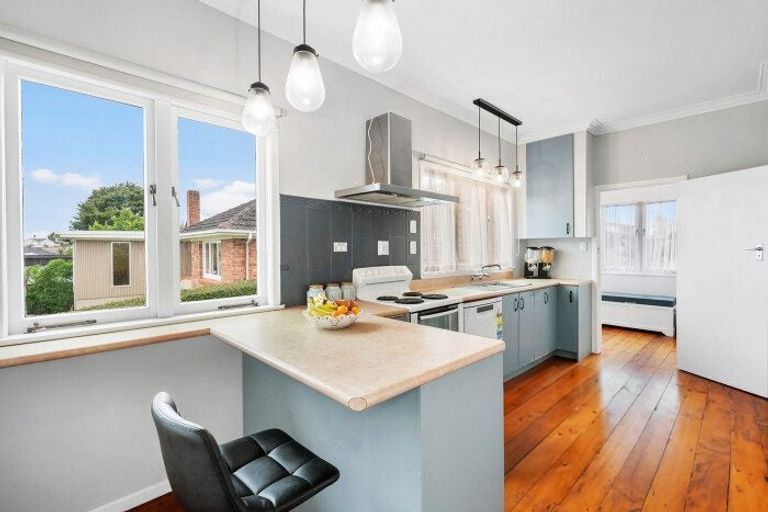 Photo of property in 11 Owens Road, Waiuku, 2123