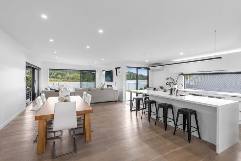Photo of property in 18 Admiral Drive, Cooks Beach, Whitianga, 3591