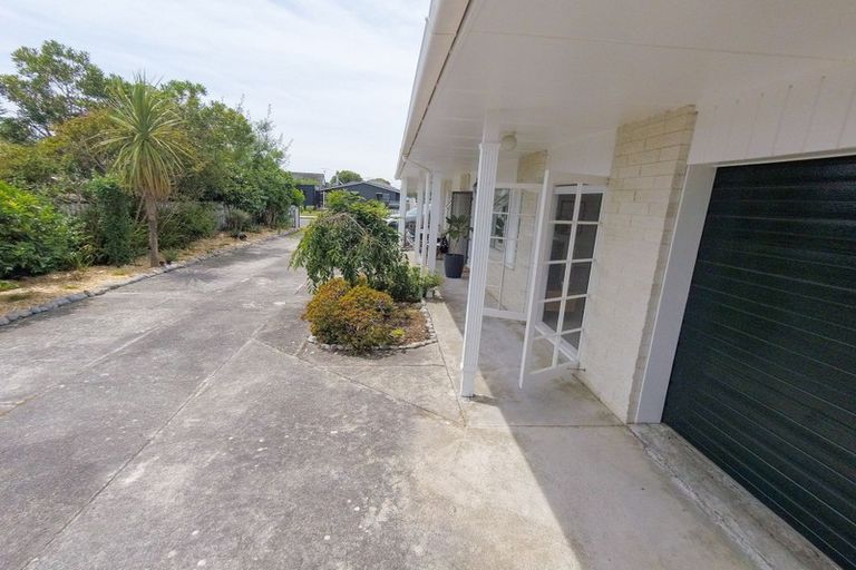 Photo of property in 20a Oriwa Street, Waikanae, 5036