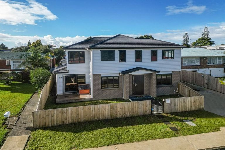 Photo of property in 9a Kingdale Road, Henderson, Auckland, 0610