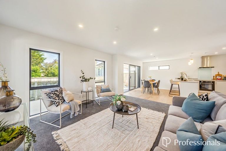 Photo of property in 24b Wainuiomata Road, Wainuiomata, Lower Hutt, 5014