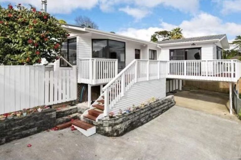 Photo of property in 21a Coroglen Avenue, Birkenhead, Auckland, 0626