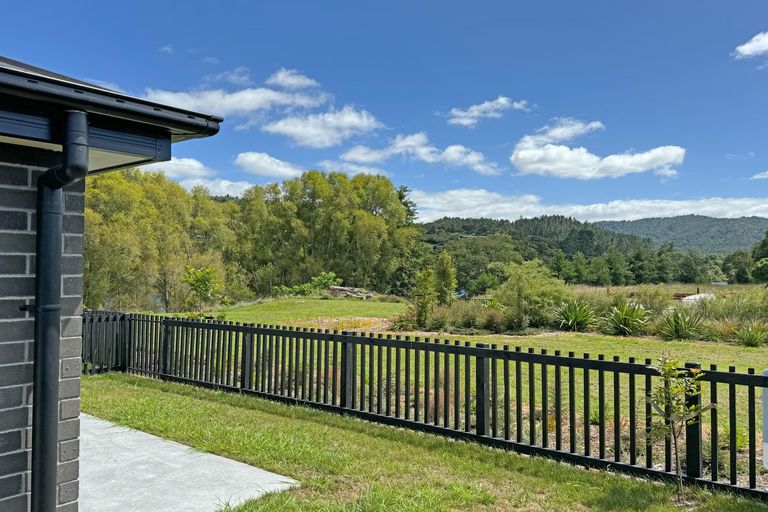 Photo of property in 10 Houpara Place, Papamoa, 3118