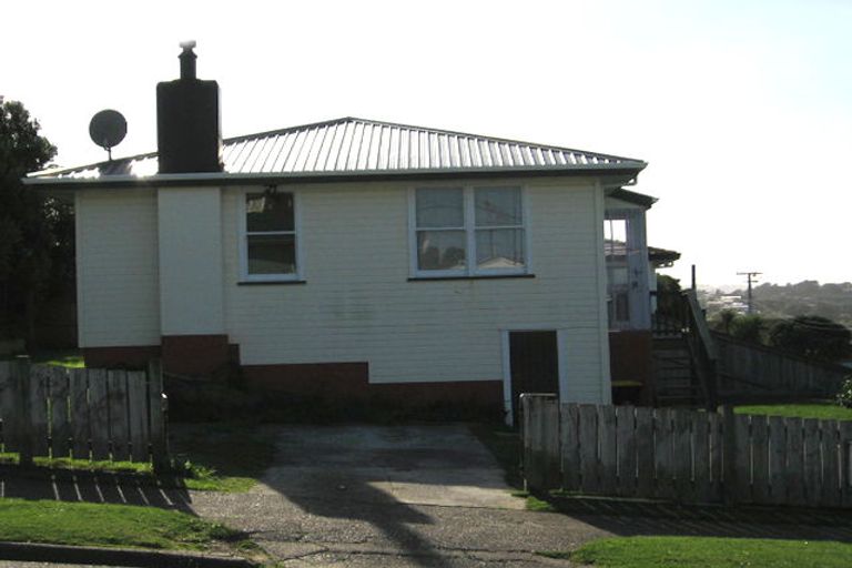 Photo of property in 10 Te Puke Street, Titahi Bay, Porirua, 5022