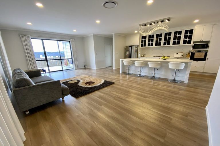 Photo of property in 32 Goodfellow Lane, Flat Bush, Auckland, 2019