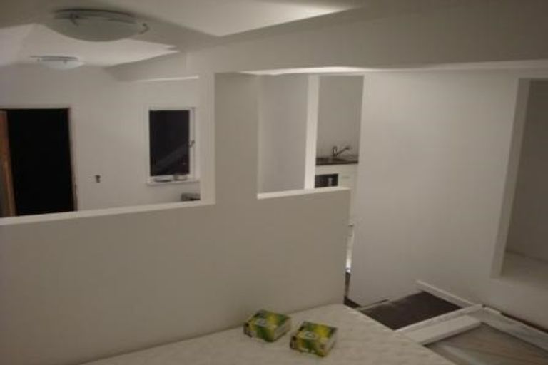 Photo of property in 7 Lake Road, Northcote, Auckland, 0627