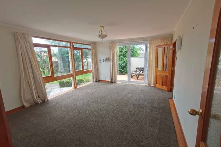 Photo of property in 1/37 Coronation Road, Hillcrest, Auckland, 0627