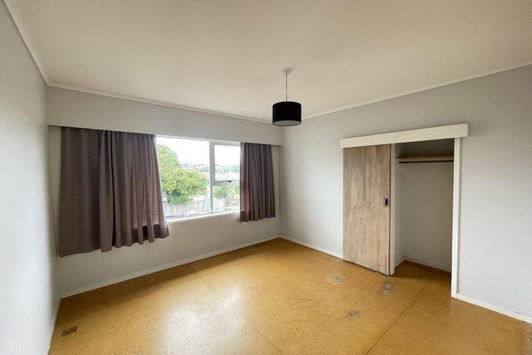 Photo of property in 22 Redwood Drive, Massey, Auckland, 0614