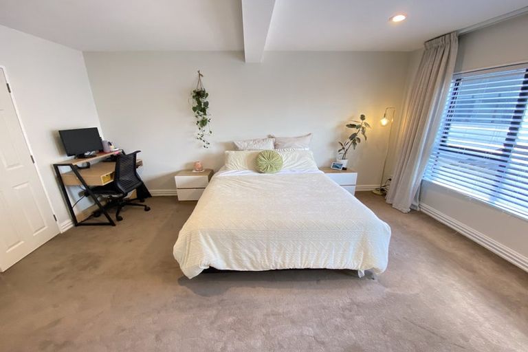 Photo of property in 16j Hobson Street, Thorndon, Wellington, 6011