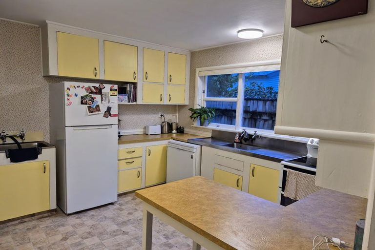 Photo of property in 34 Tuatoru Street, Eastbourne, Lower Hutt, 5013